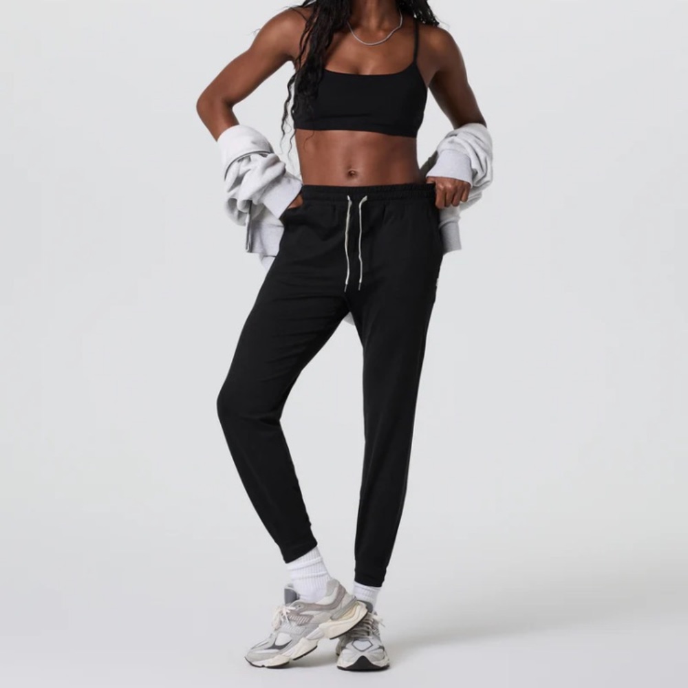 Vuori Performance Jogger, Womens Size Small